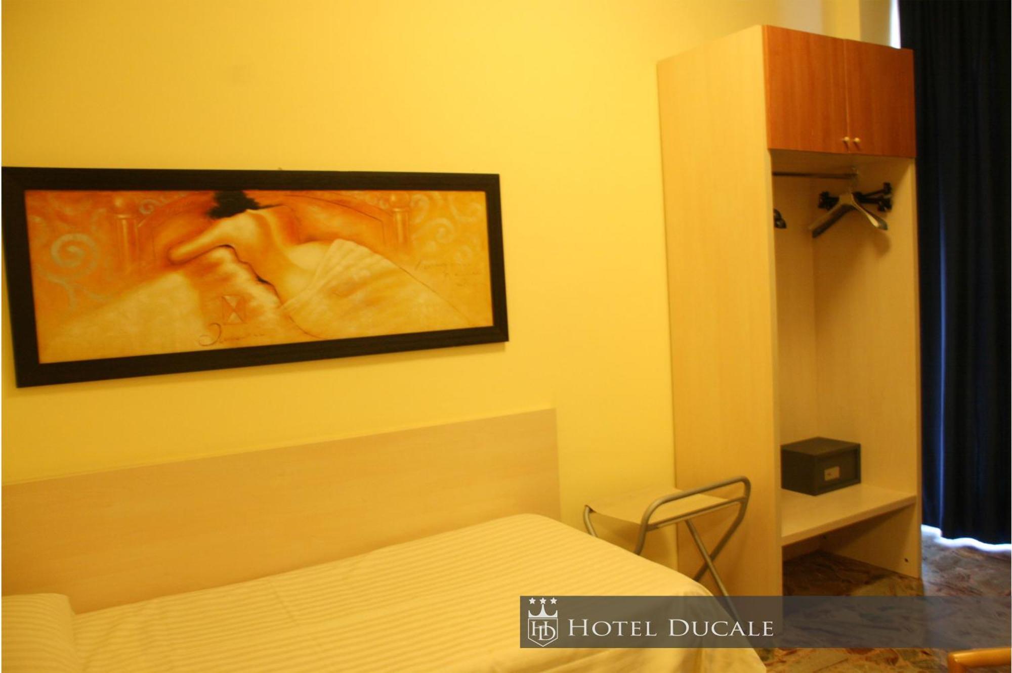 Hotel Ducale Vigevano Εξωτερικό φωτογραφία